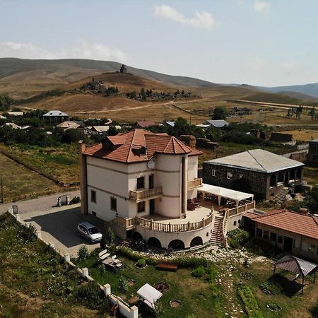 Tsaghkunq Guest House Sevan Exteriör bild