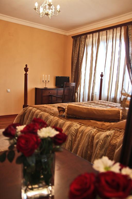 Tsaghkunq Guest House Sevan Rum bild