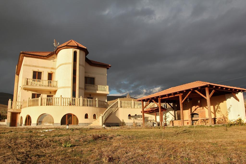 Tsaghkunq Guest House Sevan Exteriör bild