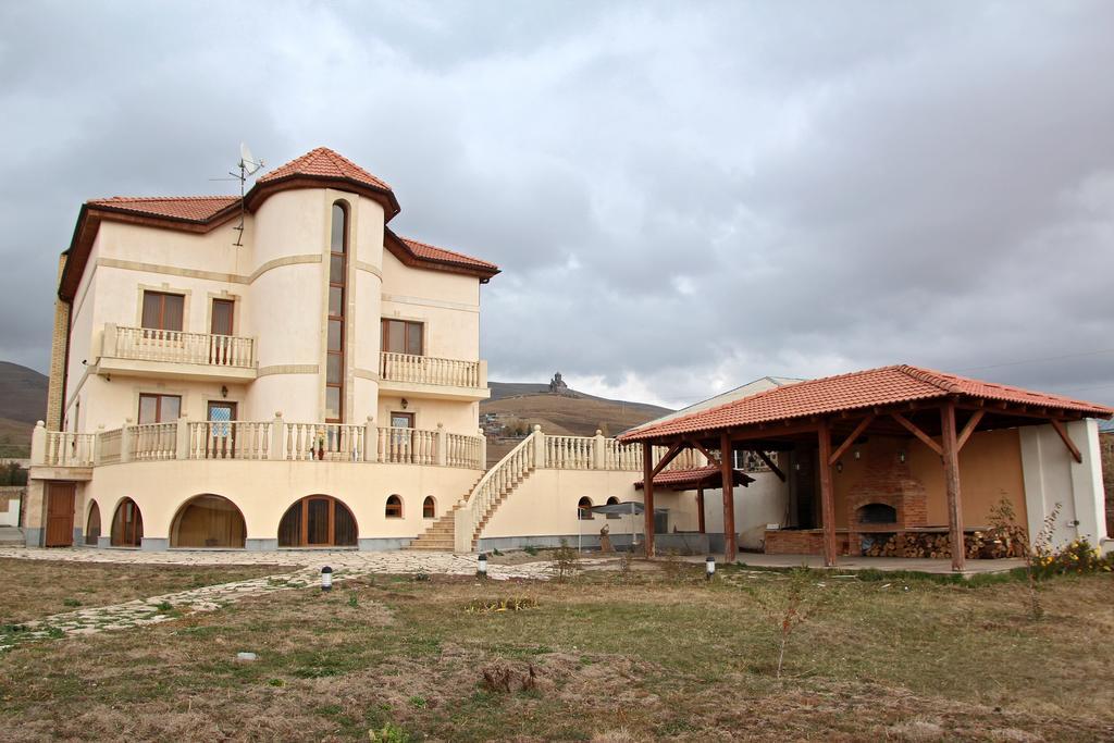 Tsaghkunq Guest House Sevan Exteriör bild
