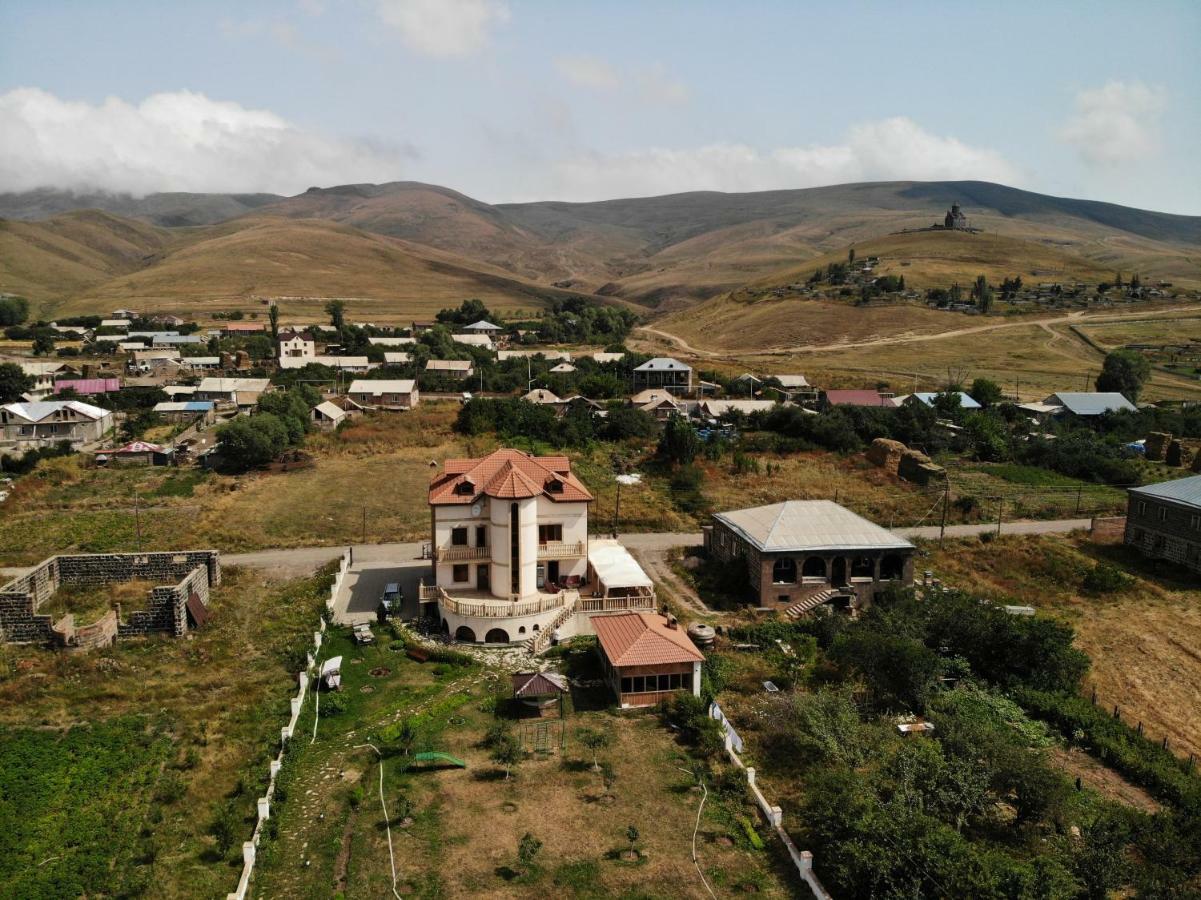 Tsaghkunq Guest House Sevan Exteriör bild