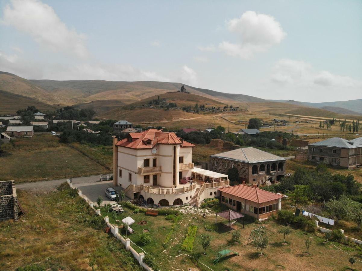 Tsaghkunq Guest House Sevan Exteriör bild